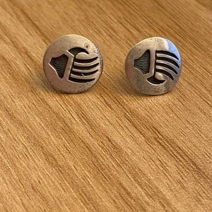 Vintage Hopi bear claw sterling silver signed earrings